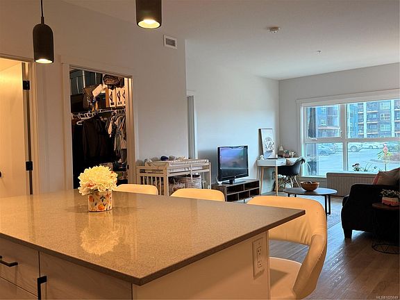 4th image of 2469 Gateway Rd #106