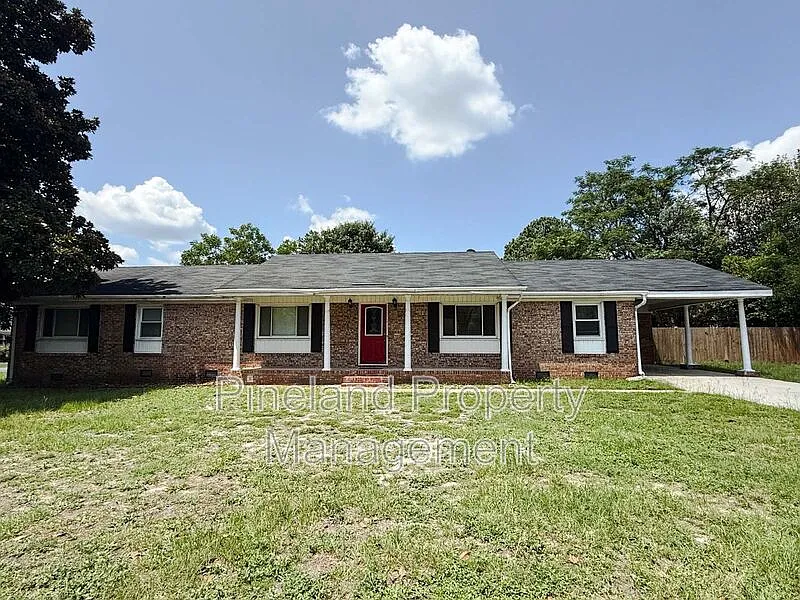 4 bed, 2.0 bath, 1859 sqft, $1,800 — Photo 1