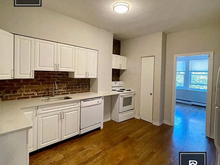 13 Stearns Rd #4 — Photo 15