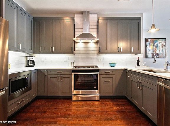 4th image of 5 N Oakley Blvd Unit 303