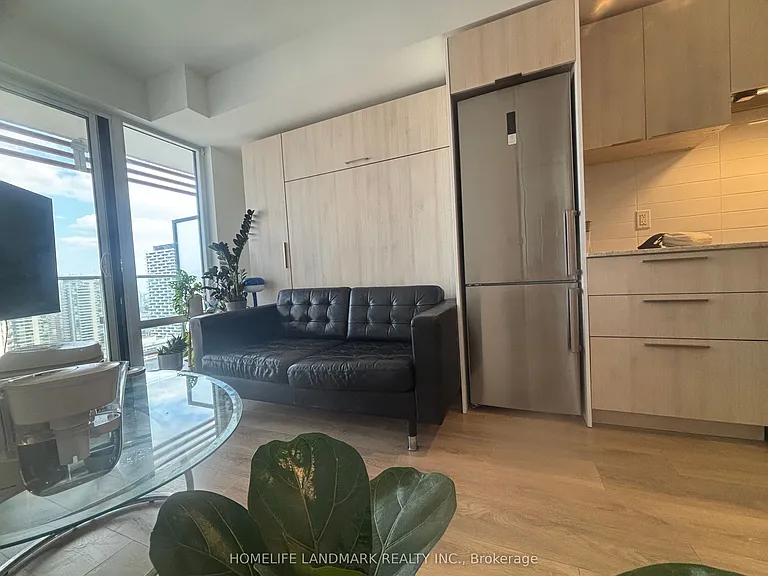 18 Maitland Ter E — Photo 6