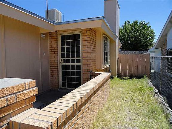 2nd image of 856 El Arco Dr #1