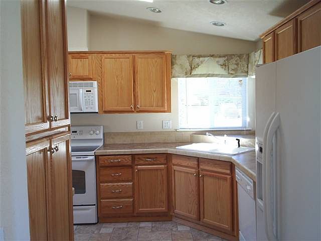 2nd image of 163 W Madison Ave