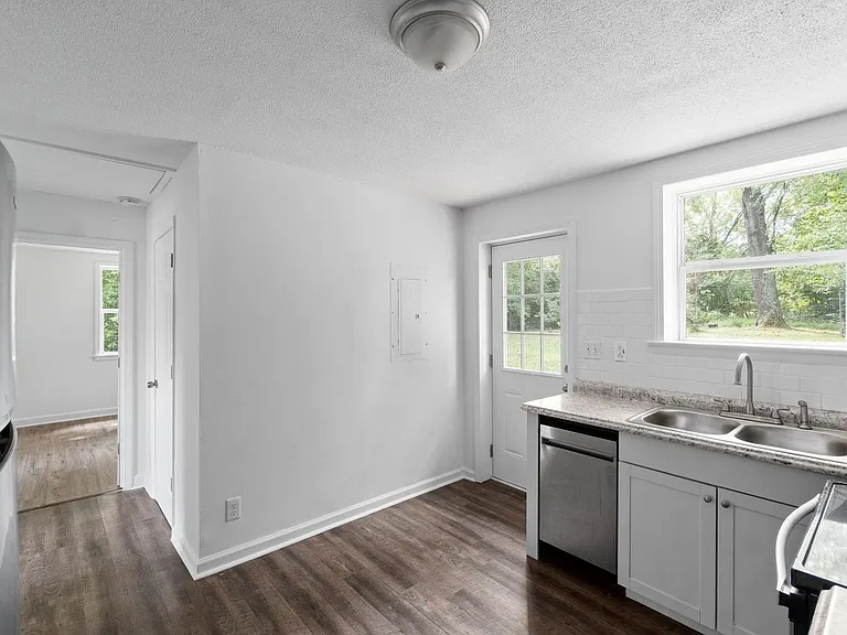 Britton Springs Rd - 706 / 708 — Photo 13