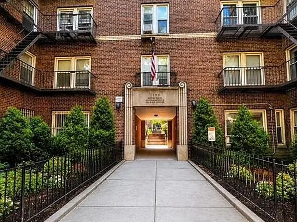 48-20 44th St APT 4C, Woodside, NY 11377
