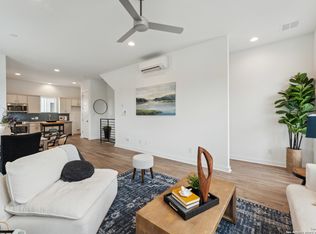 1735 W Gramercy UNIT 301, San Antonio, TX 78201