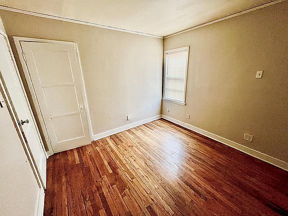 5th image of 273 W Essex Ave