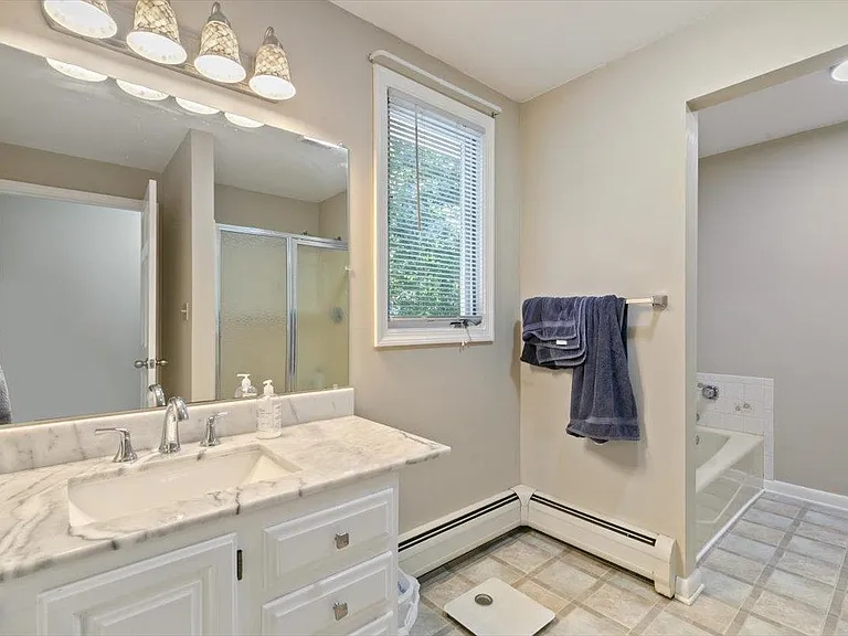 387 Main St #3 — Photo 10