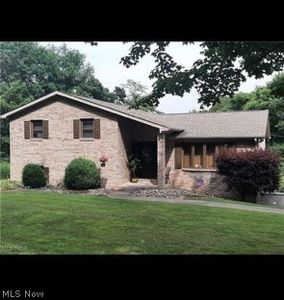 186 Hunter Ln, Colliers, WV, 26035