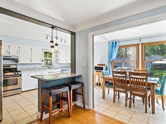 5th image of 4024 W 224th St