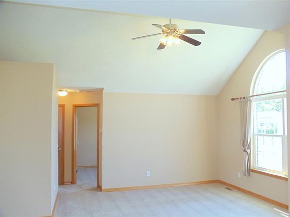 4th image of 625 W Livingston St