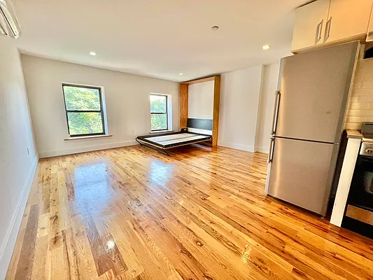 Rented by ERNY LLC | media 32