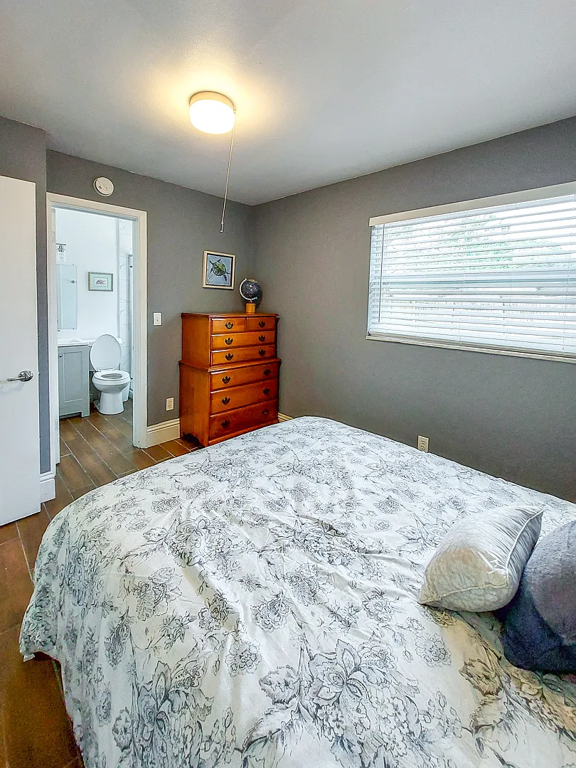 1 bed, 650 sqft, $2,000 — Photo 2