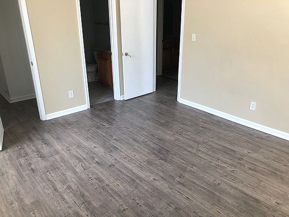 3rd image of 3176 Summit Square Dr Unit 4-D2