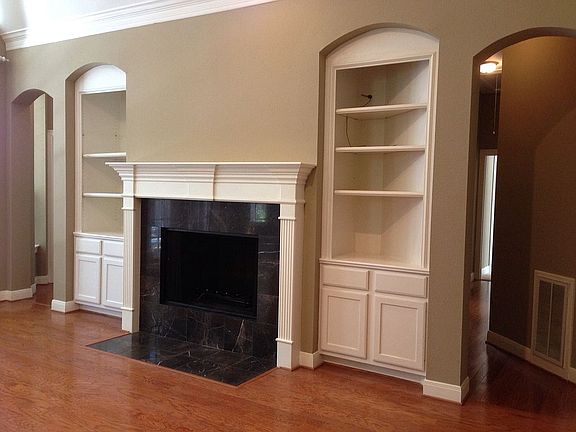 2nd image of 15 Treverstone Ct