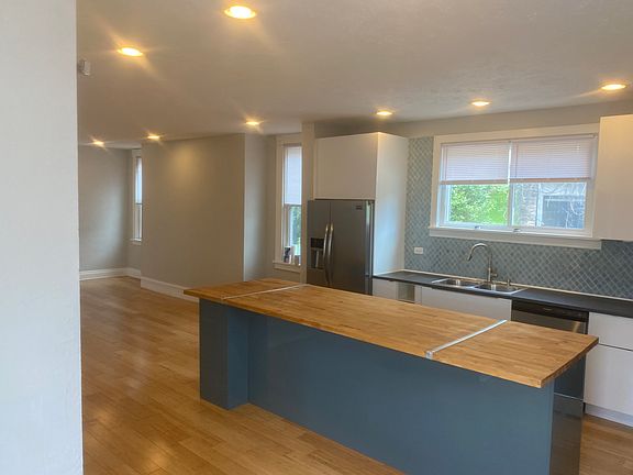 2nd image of 211 Sterling St