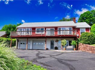 135 Brookmoor Rd, West Hartford, CT 06107