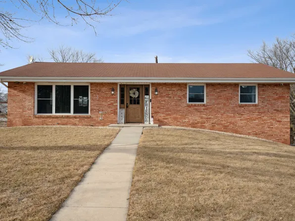 10515 Cedar Point Ct, Dubuque, IA 52003