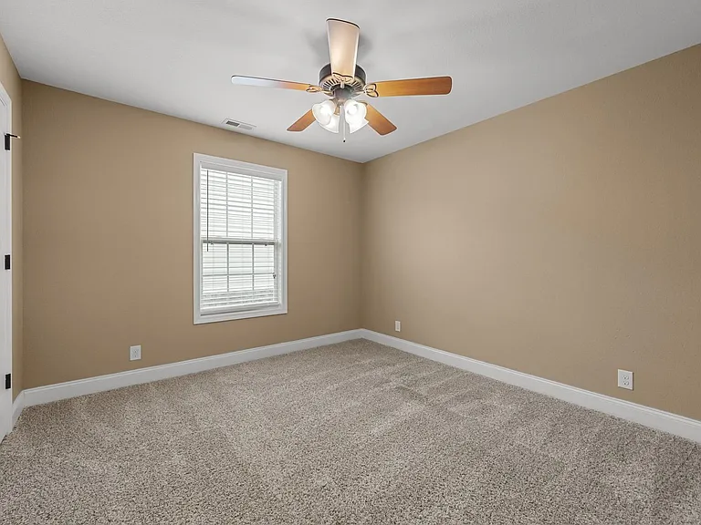 268 Turnberry Cir — Photo 32