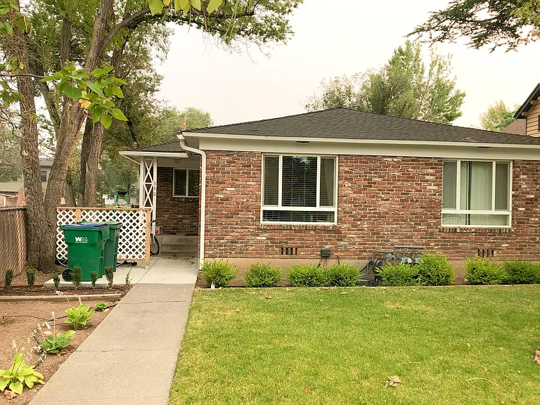550 Marsh Ave — Photo 2