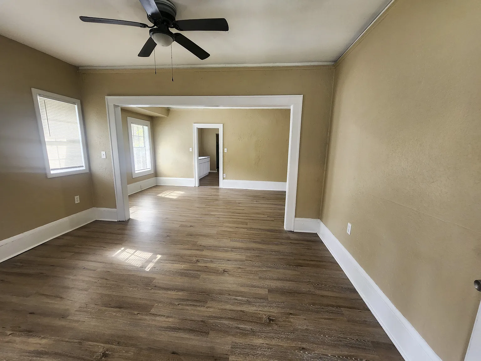 3042 Phyllis St - 1 — Photo 4