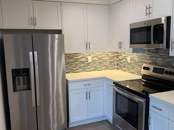 4th image of 4191 Cleveland Ave APT 19