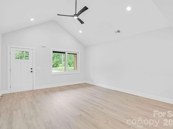 5th image of 2424 Puetts Chapel Rd