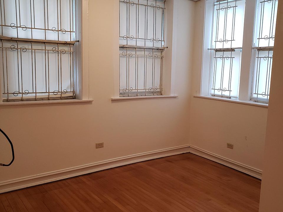 1st image of 4700 N Drake Ave #G