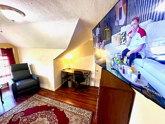 4th image of 2619 Baker Ave #7
