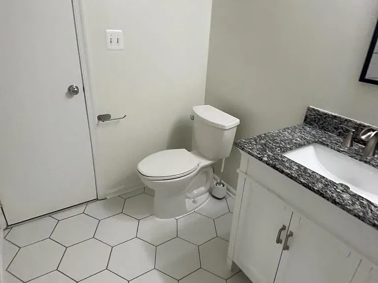 2602 S Arlington Mill Dr E — Photo 21