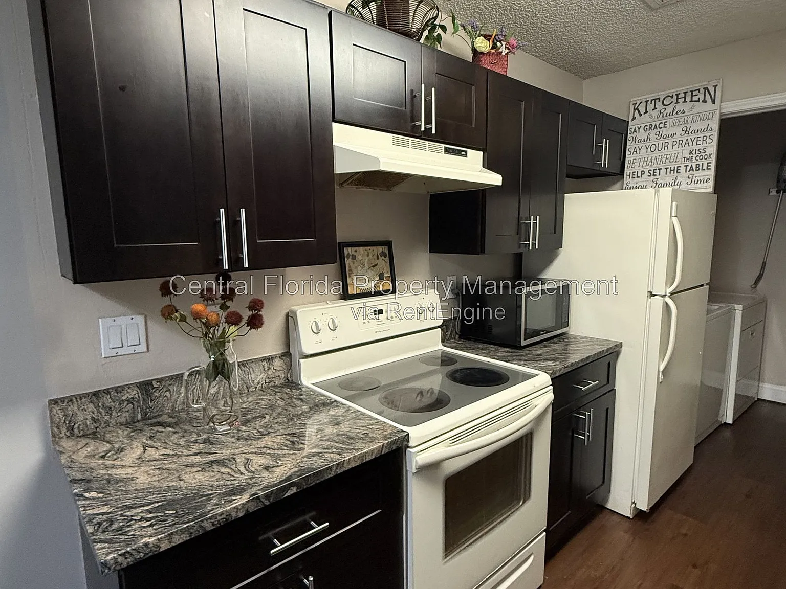2 bed, 2.0 bath, 899 sqft, $1,695 — Photo 3