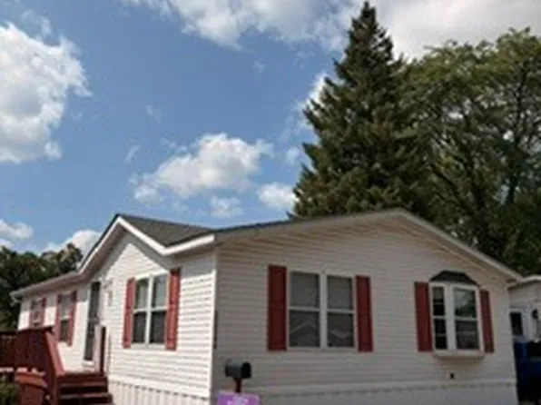 32544 N Center Ln, Grayslake, IL 60030
