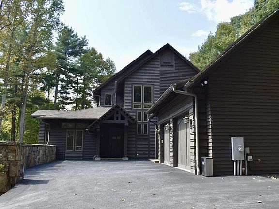 3rd image of 117 Prickly Briar Rd