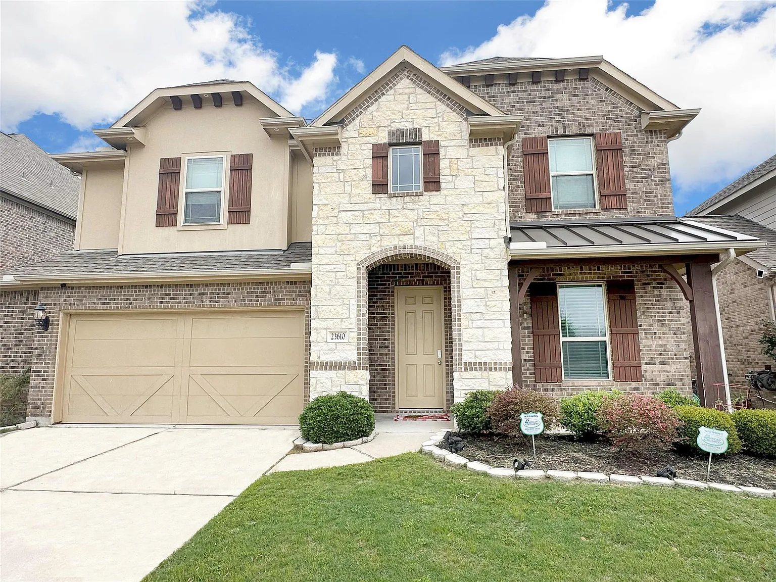 5 bed, 3.5 bath, 2909 sqft, $3,300 — Photo 2