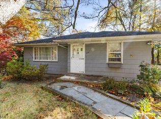 183 Long Hill Rd, Gillette, NJ 07933