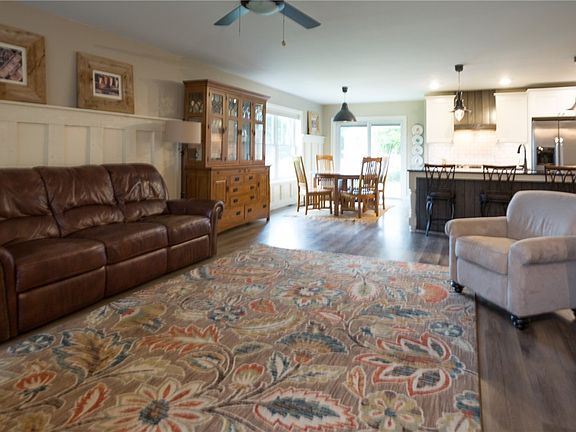 2nd image of 132 W McCanns Blvd