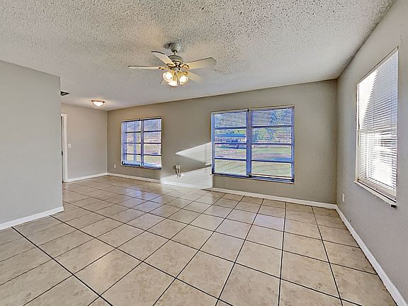 4th image of 4128 Crossen Dr