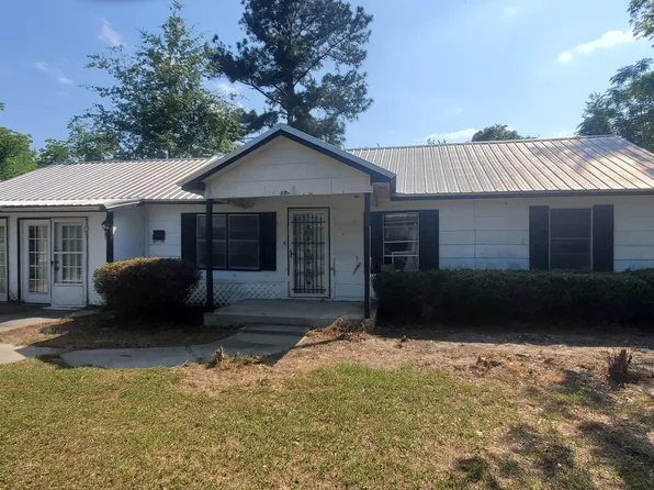 810 Laura St, Glennville, GA 30427