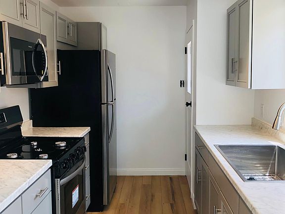 2nd image of 633 W Wilson Ave