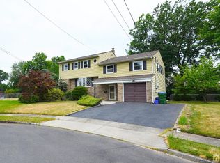 6 Bayberry Ct #1, Edison, NJ 08817