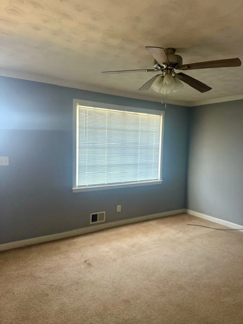 2BR Brick Ranch w/ Carport in Duncan — Photo 3