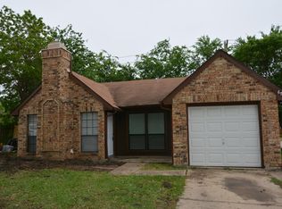 6700 Dandelion Dr, Fort Worth, TX 76137