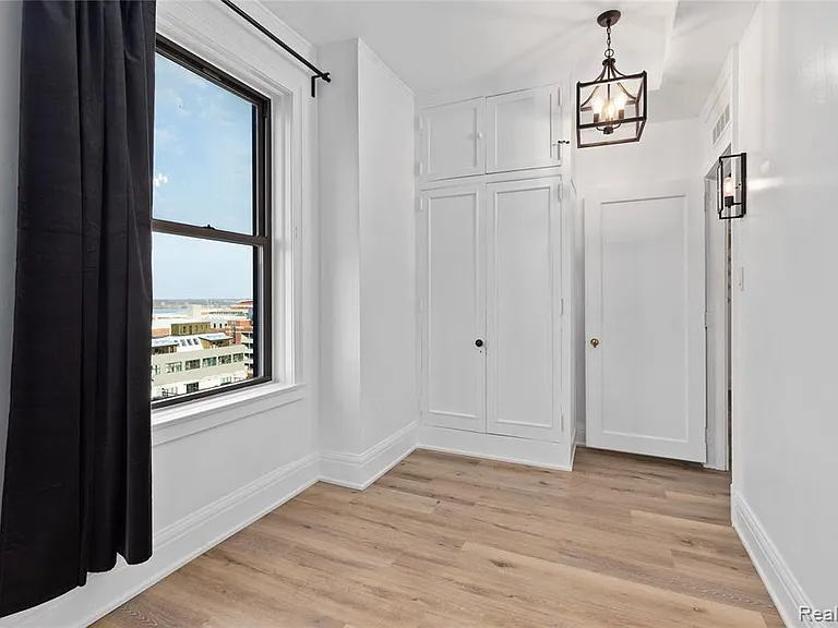 2900 E Jefferson Ave #D702 — Photo 18