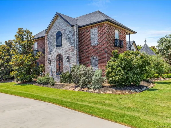 220 Merlot Dr, Lake Charles, LA 70611