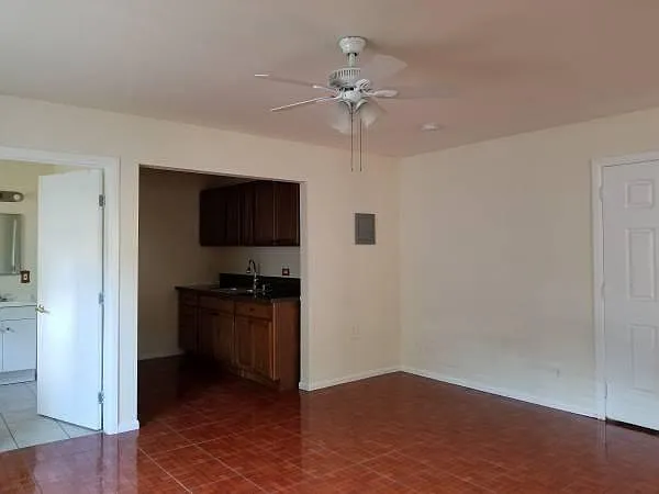 206 W Cedar Ave — Photo 4