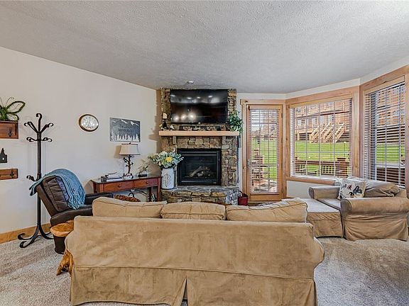 3rd image of 446 Southwind Cir