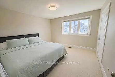 29 Franklin Cathcart Cres — Photo 18