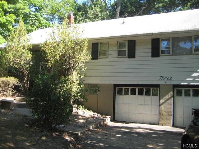 2nd image of 3 Merrick Dr