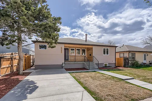 4382 Chase St Photo 1