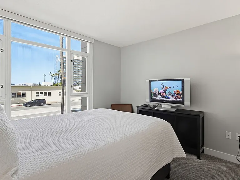 1169 Pacific Hwy #107 — Photo 29